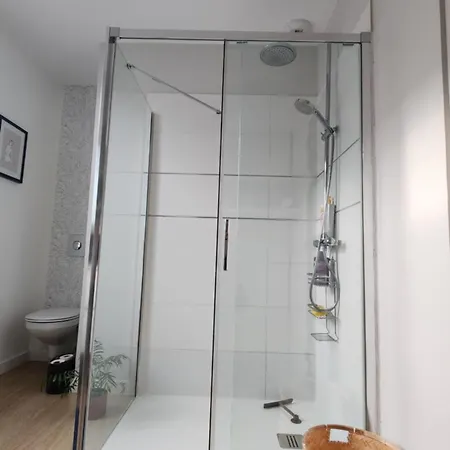 Maison Proche Centre Et Circuit Avec Jardin Hébergement de vacances