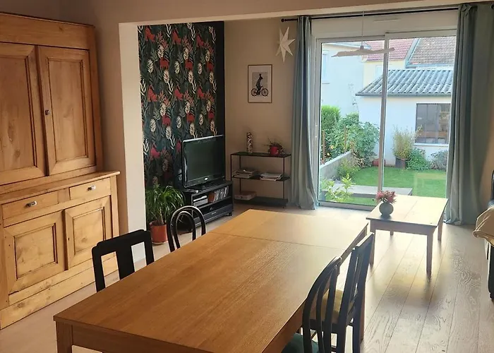 Casa de Férias Maison Proche Centre Et Circuit Avec Jardin Le Mans