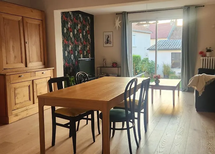 Maison Proche Centre Et Circuit Avec Jardin Casa de Férias